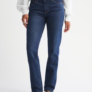 Abercrombie Curve Love Mid-Rise 90’s Straight Jeans (short length)